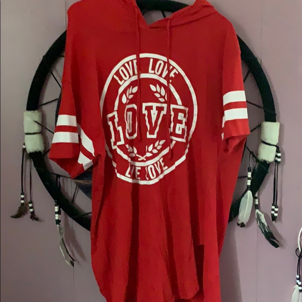 A short sleeve thin hoodie
